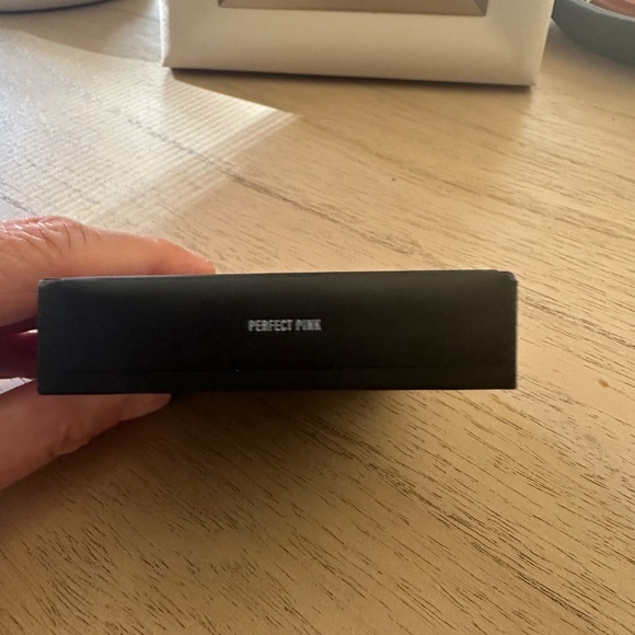 NIB Makeup by Mario SOFT POP PLUMPING BLUSH VEIL - Perfect Pink - Picture 2 of 2